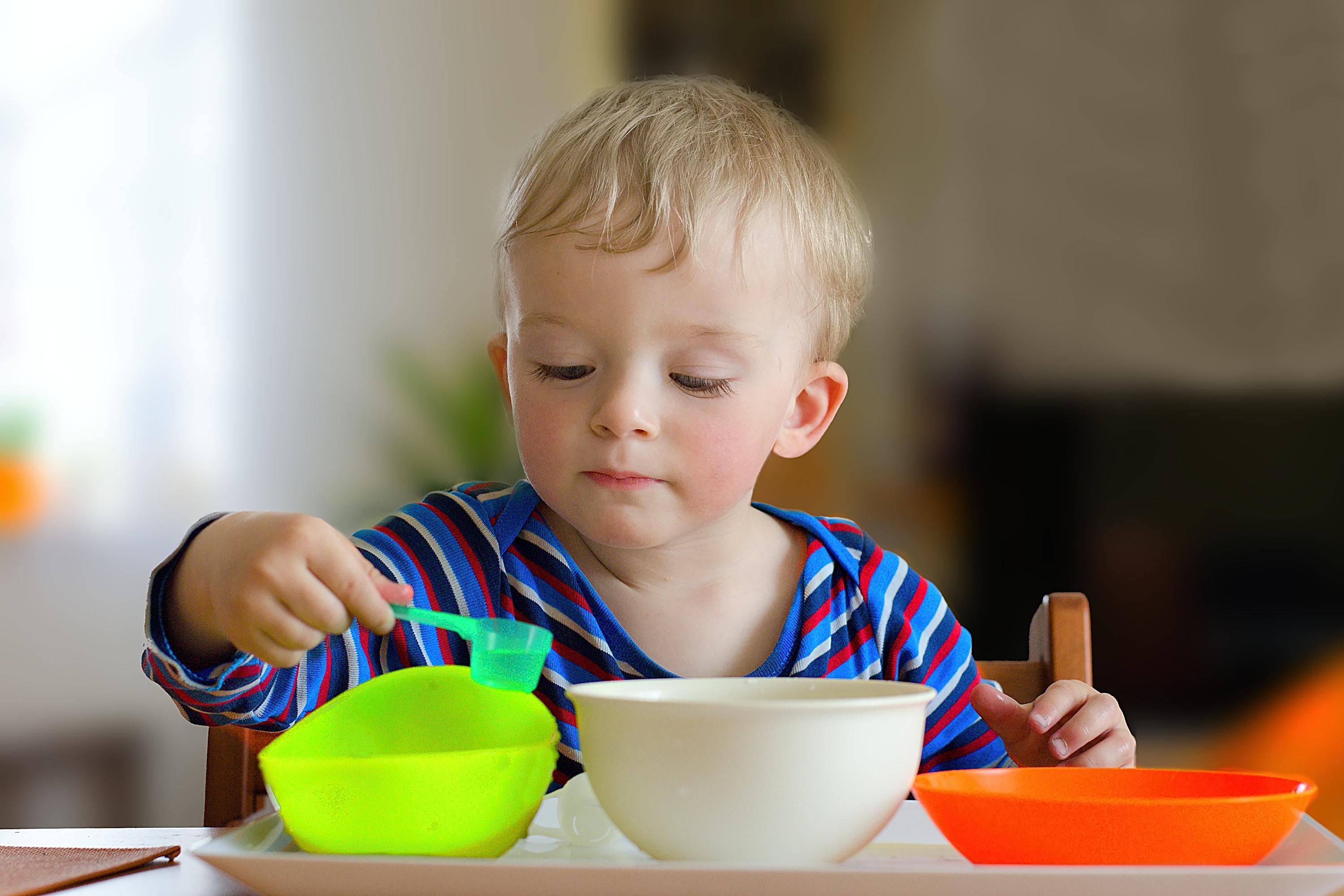 adobestock_162023579_toddler-playing-measuring-spoon.jpeg