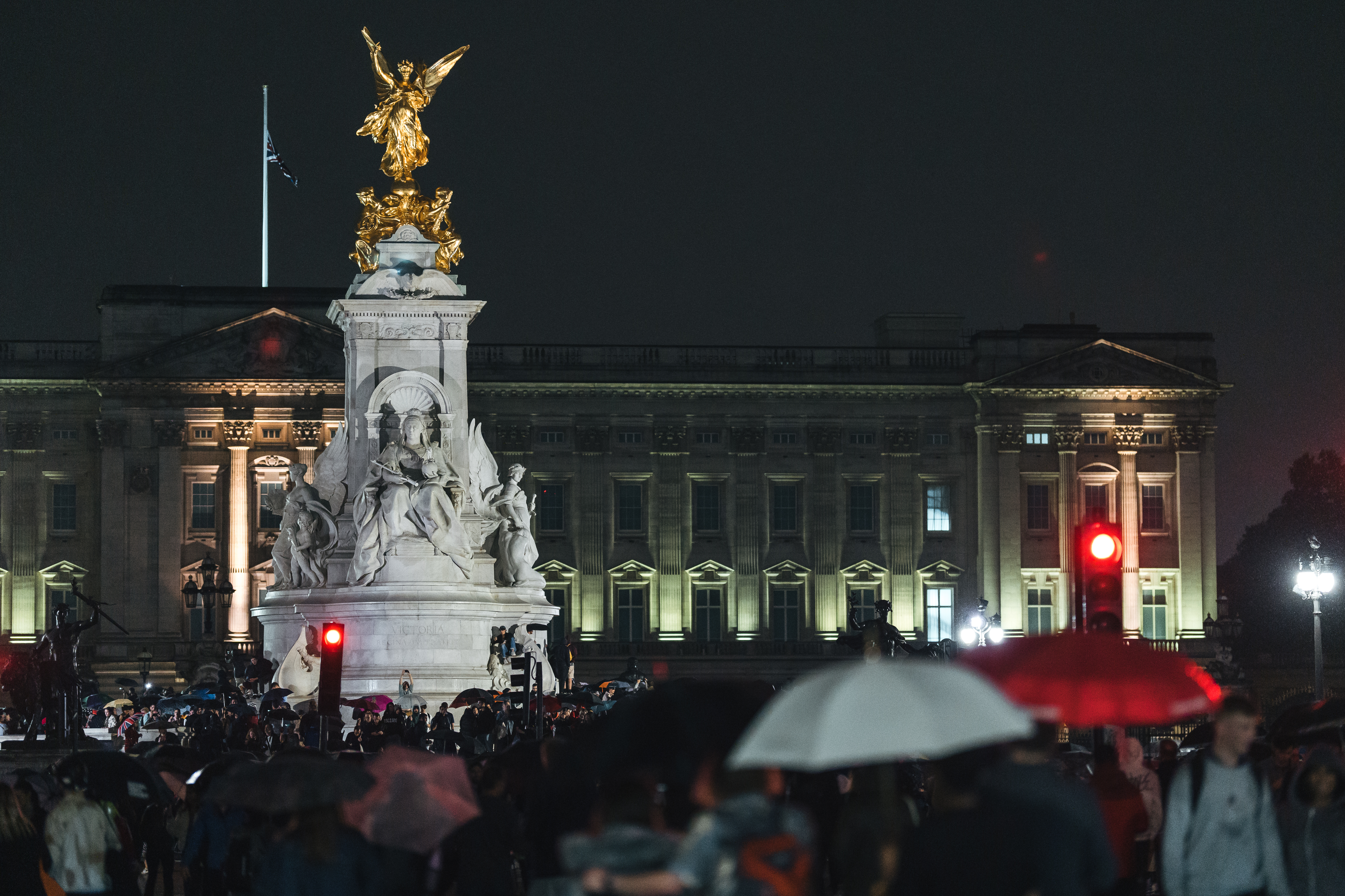 adobestock_529437164_buckingham-palace-after-queen-dies.jpeg