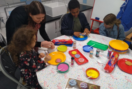 children-decorating-cakes