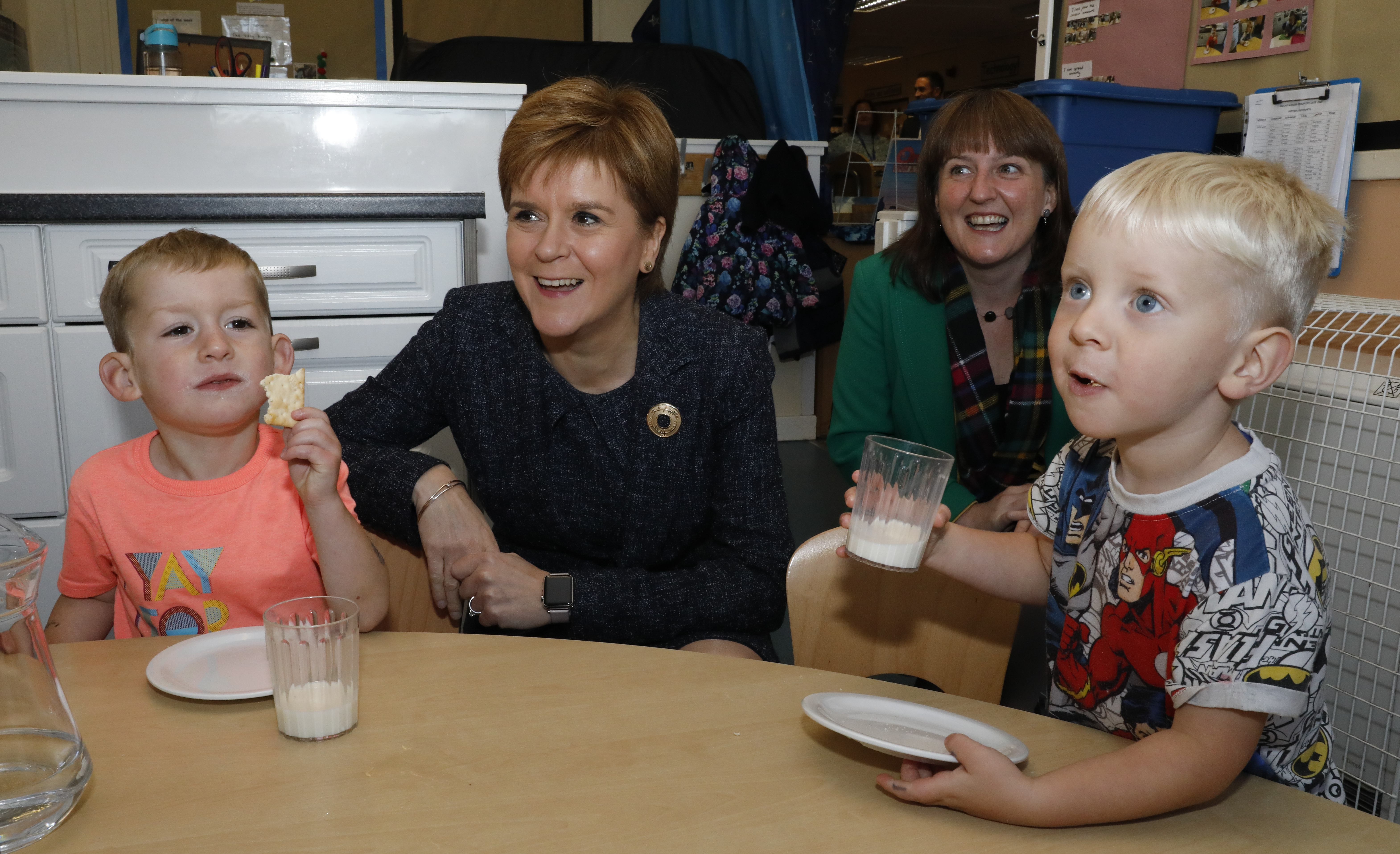 nicola-sturgeon-and-maree-todd-sauchie-nursery-pic-1.jpg