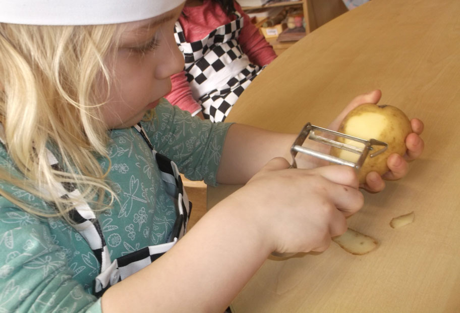 oakwood-peeling-potatoes.jpg