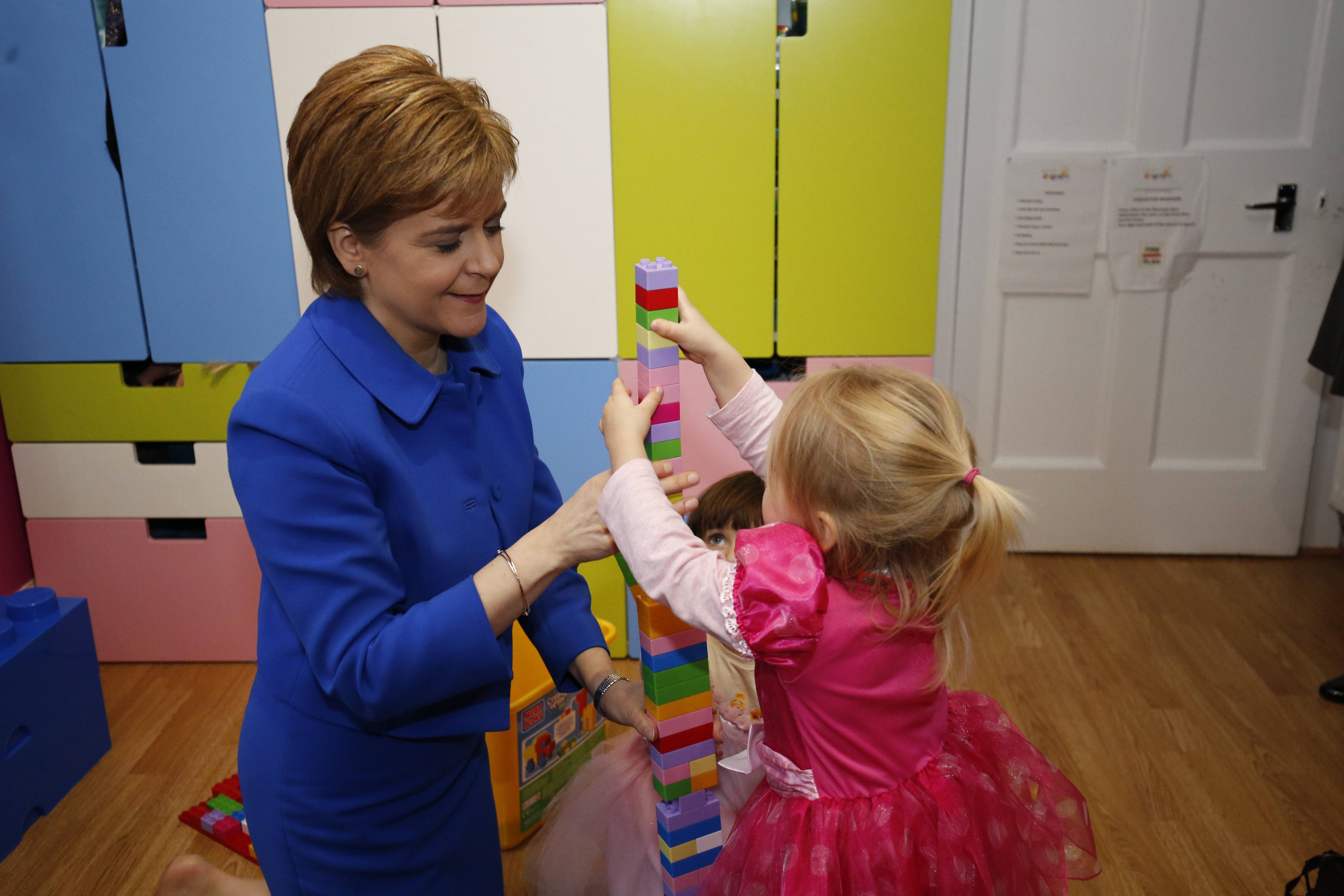 nicola-sturgeon-at-daddy-daycare-in-edinburgh-2015.jpg