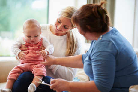 health-visitor-with-mum-and-baby.jpg