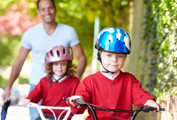 dad-and-chidlren-on-bikes.jpg