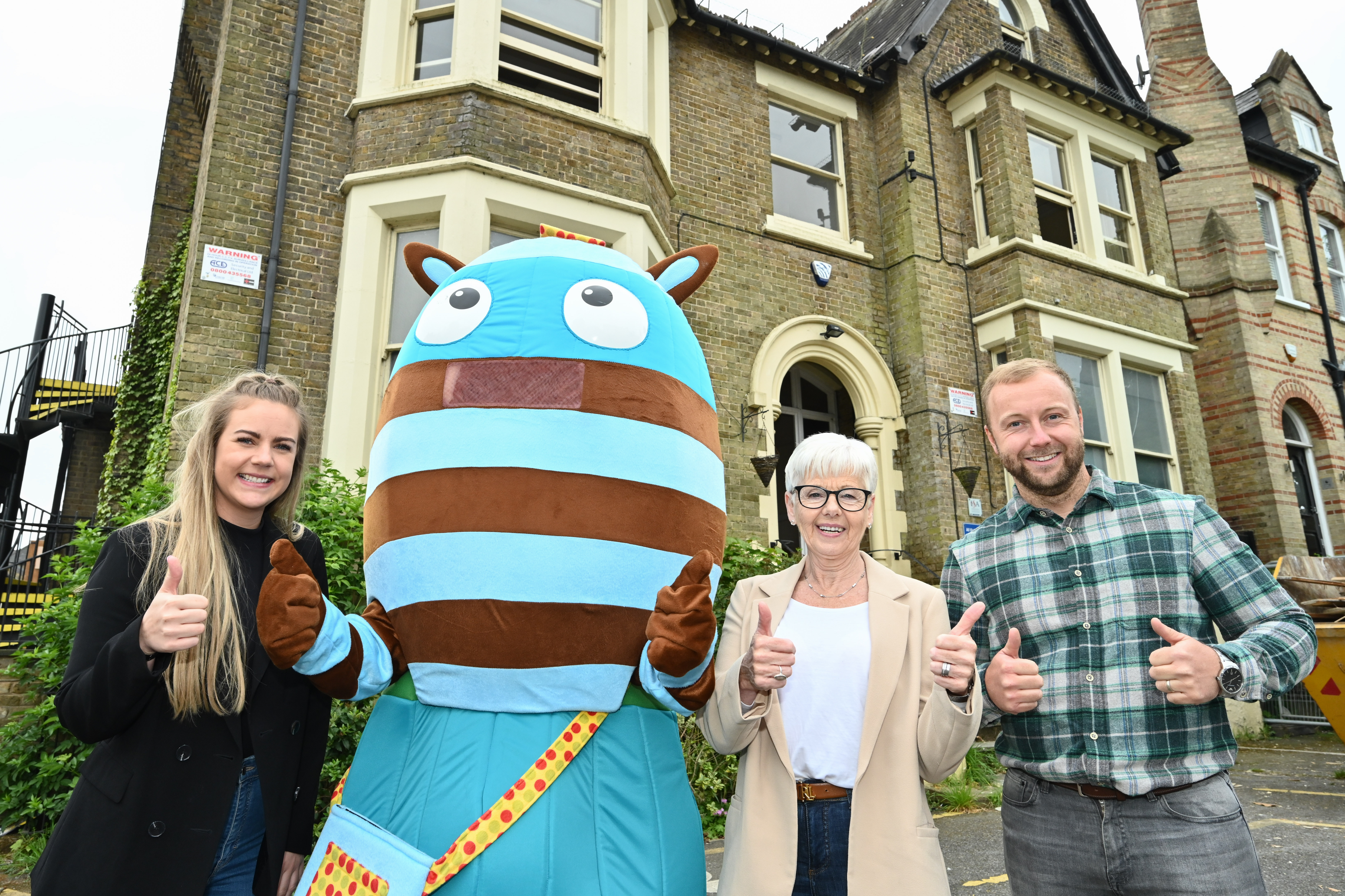 buckhurst-hill-candy-floss-teamshot-close-up.jpg