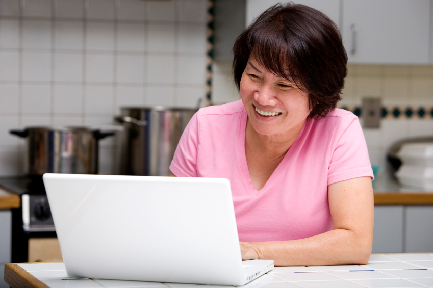 computer-kitchen-woman.jpg