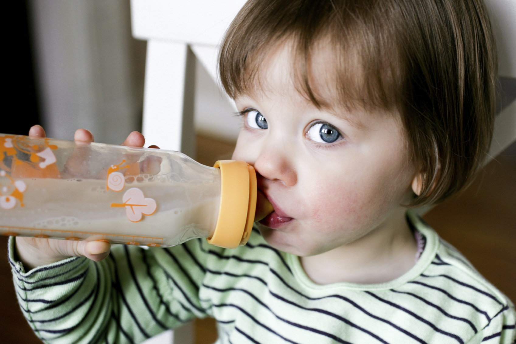 toddler-drinking-from-bottle.jpg